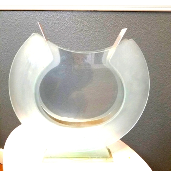 Modern Arch Shape Stand Out Decor / Vase - Picture 3 of 5